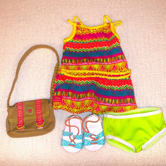 New American Girl Lea 18’ doll of year 2016 with book, messenger bag. - Picture 4 of 13